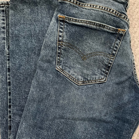 Levi’s 541 Dark Wash Jean 30W x 32L - Picture 6 of 7